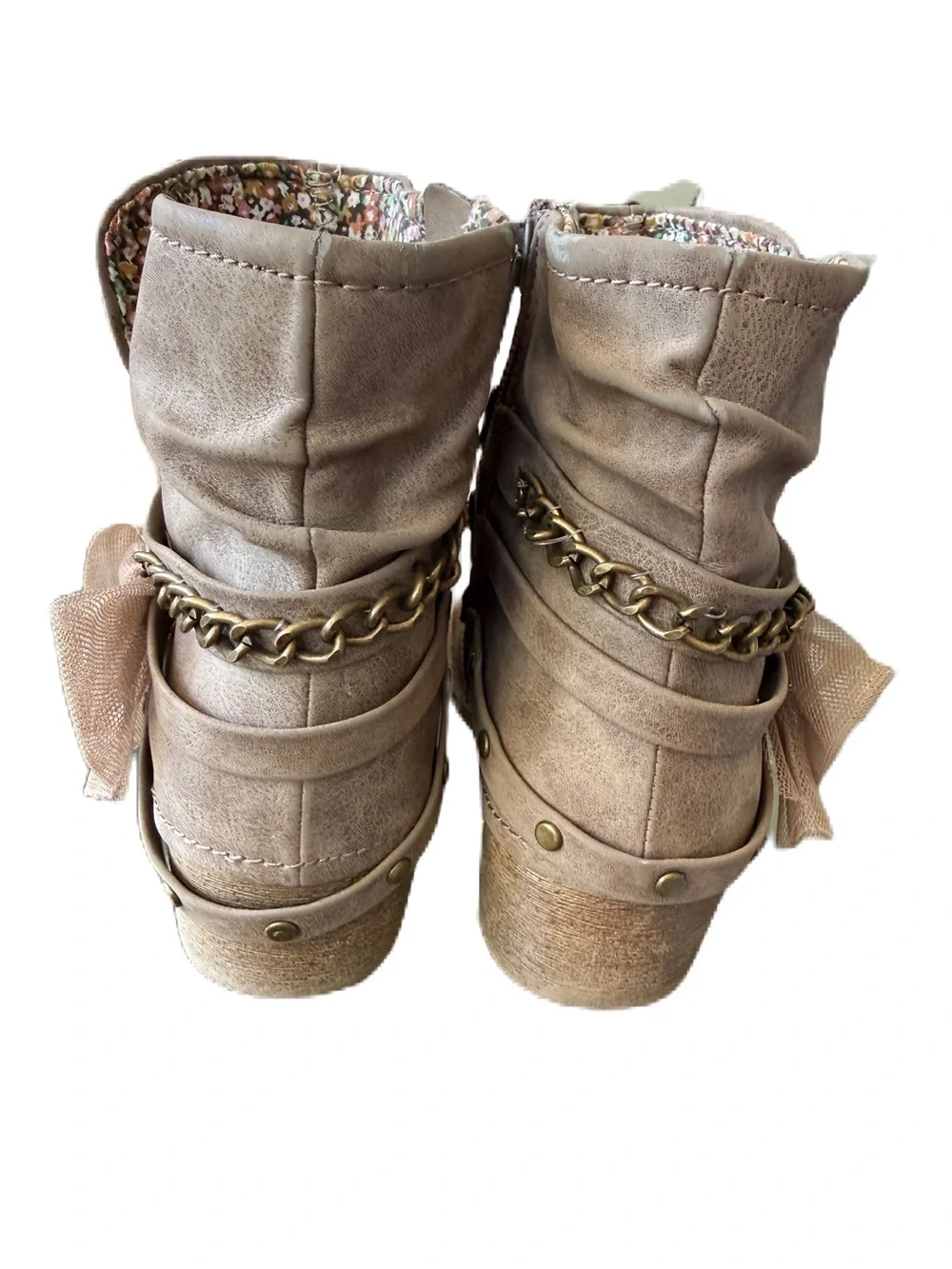 Jelly Pop Girls Taupe Zip Up Booties With Chain and Bow. Size 1
